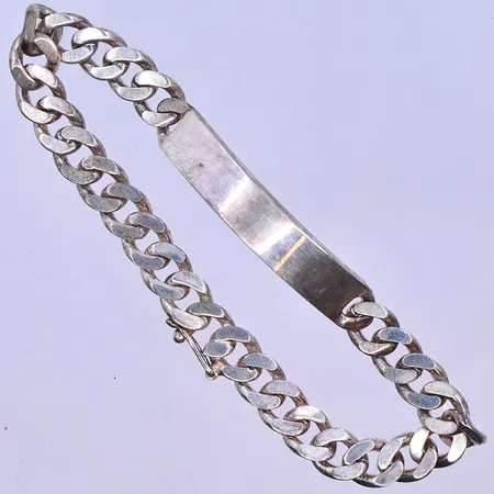 Armband Pansar med bricka längd 20,5 cm, bredd 8 mm silver 925/1000. Vikt: 27,5 g