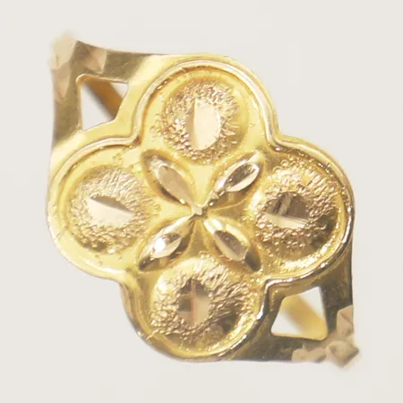 Ring stl:17 bredd 10,9mm ostämplad 18K  Vikt: 0,9 g