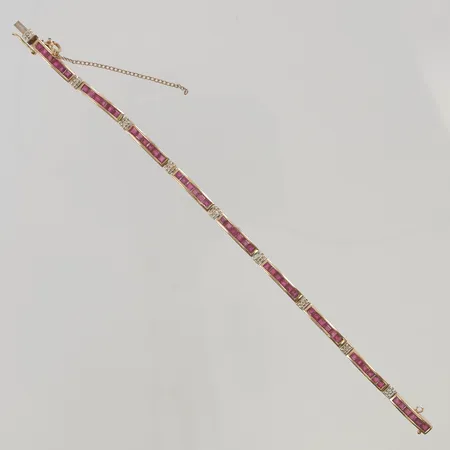 Armband ca 18cm bredd 3,7mm, säkerhetskedja trasig, 14K 11,1g.