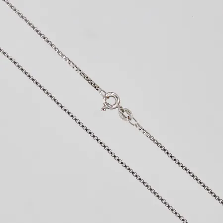 Kedja Venezia längd: ca 42,5cm bredd: ca 1,5mm vitguld 18K  Vikt: 5,1 g