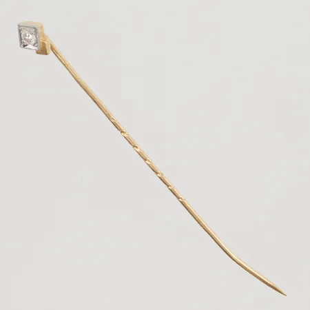Nål med diamant ca1x0,06ct 18K, 1,3g.
