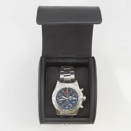 Herrur Breitling Super Avenger II 48mm stål, automatisk, ref:A13371 11/BC28, snr: 2691076, safirglas, kronograf, pilotlänk W4313, certifikat Franks Ur daterad 09-08-2014, kronometercertifikat, bruksslitage, box, etui, manual.