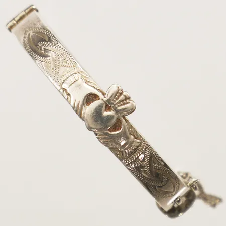 Stelt armband för barn, innermått ca 12cm bredd9,4mm säkerhetskedja silver Vikt: 12,8 g