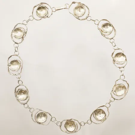 Collier med organisk dekor Atelje Anita G. Grefberg längd 50cm, bredd 21,5mm silver 925/1000 Vikt: 59,1 g
