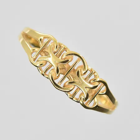 Ring X-länk med stav stl:19, bredd 2-7mm, 18K. Vikt: 1,7 g