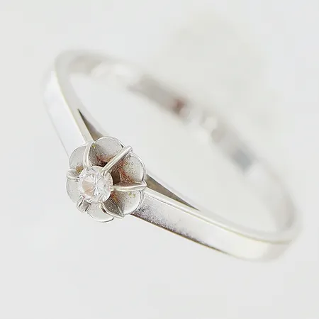 Ring diamant 0,04ctv stl:16½, vitguld, 18K. Vikt: 1,6 g