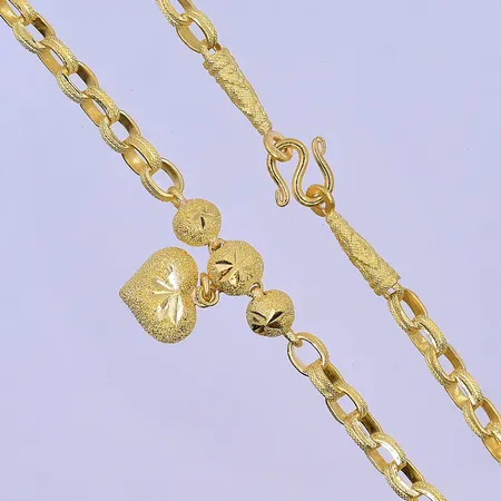Collier thai guld längd 44 cm, bredd 4 mm 23K. Vikt: 7,6 g
