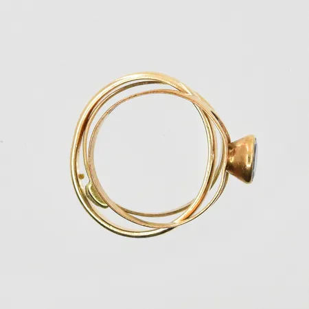 Diverse defekt guld med sten, 14K. Vikt: 4,9 g