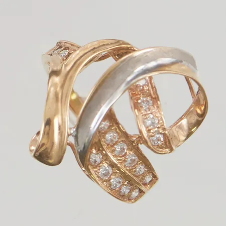Ring stl:17 bredd 22mm vita stenar, 18K 4,3g.