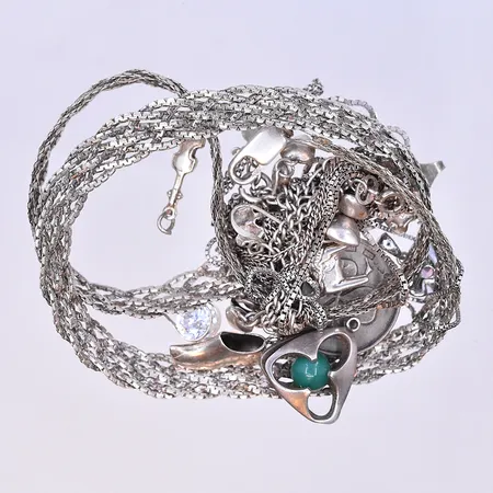 Diverse silver, silver 830/1000. Vikt: 43,6 g
