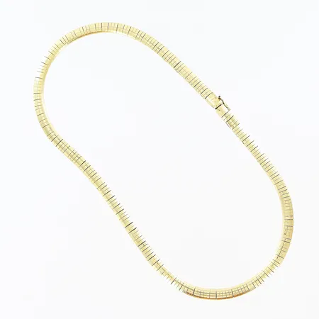 Collier längd: 42cm bredd: 5,6mm, 18K. Vikt: 43,4 g