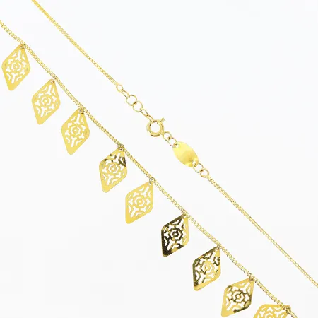 Collier 44,5-45,5cm, bredd: 1mm, hängen 8x14mm, skevheter, 21K. Vikt: 3,6 g