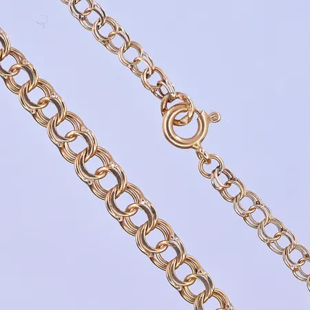 Collier doserad Bismarck längd 43 cm, bredd 3-5 mm 18K. Vikt: 6,5 g