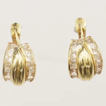 Ett par örhängen med vita stenar, längd 11,3mm, bredd 8,2mm 18K Vikt: 1,6 g