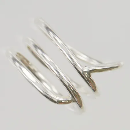 Ring stl:18 stämplad am, 925/1000 Silver 6,5g.