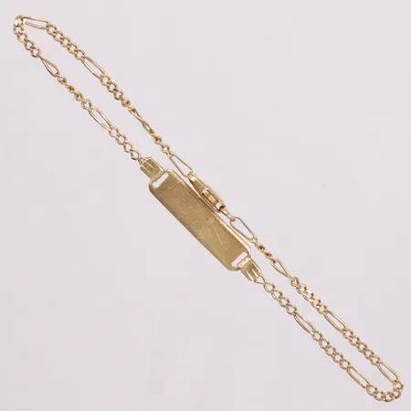 Armband med namnbricka längd 18cm bredd 5,4mm 18K Vikt: 2,5 g