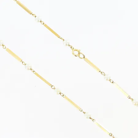 Collier med pärlor Ø3,7mm längd: 41,5cm, bredd 1,4mm, vissa pärlor med slitage, 18K. Vikt: 5,9 g