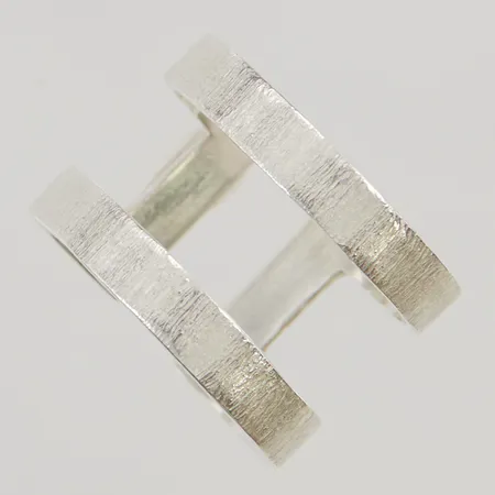 Ring stl:19¾ justerbar storlek, stämplad am, 925/1000 Silver 5,3g.