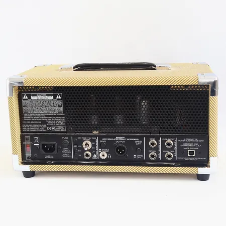 Gitarrförstärkare Peavey Classic 20 MH TW, mått: 35,5cmX20cmX18cm, SNR: OJBFG290335, datum: 07/2015, fotpedal, defekt hölje, fint begagnat skick Skickas med postpaket.