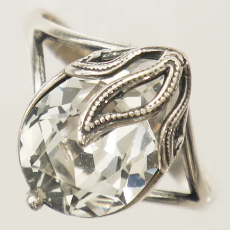 Ring med vit sten stl:18 bredd 16,2mm, silver 925/1000 Vikt: 3,5 g