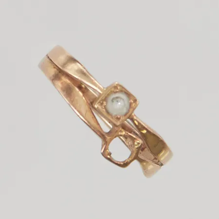 Ring, skev, sten saknas, 18K 1,6g.