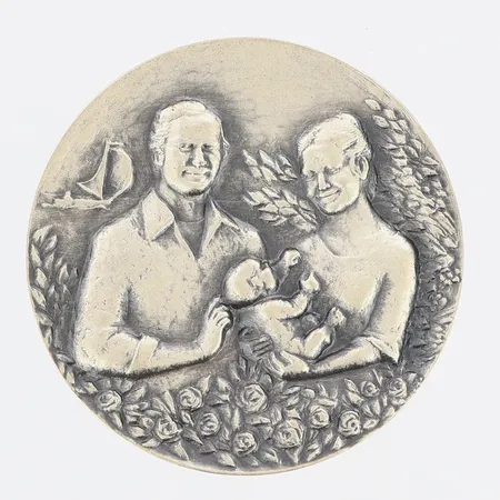 Minnesmedalj, Prinsessan Victoria 14 Juli 1977, Ø44,8mm, numrerad 1084/6000, utgiven till födseln av kung Carl XVI Gustafs och drottning Silvias första barn, äkthetsintyg, etui, 925/1000 Vikt: 59,5 g
