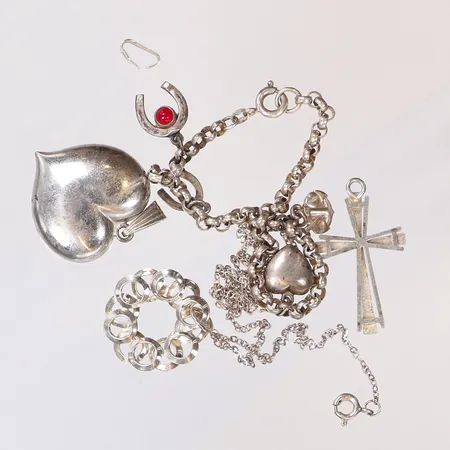 Diverse silver, delvis defekt, 830/925/1000 silver Vikt: 18,3 g