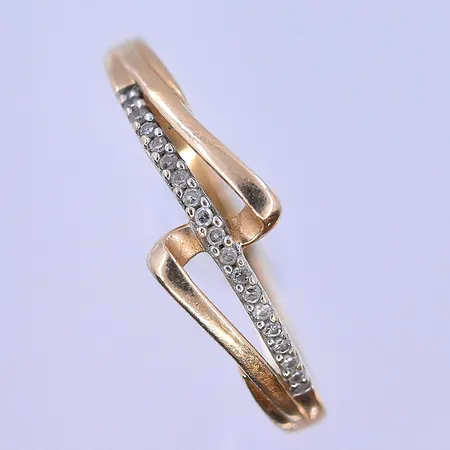 Ring Guldfynd stl:18, bredd 2-6 mm 18K. Vikt: 1,4 g