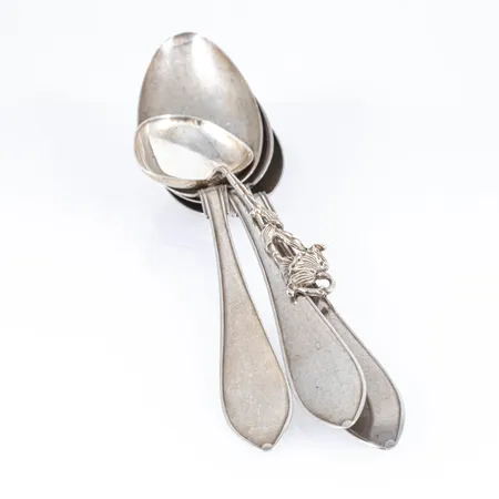 Diverse silver 200g 830/1000. Gravyrer.