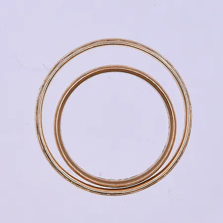 Ringar, graverad 18K. Vikt: 7,2 g