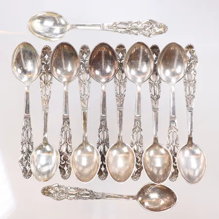 12 Kaffeskedar, 11,5cm, bredd 4-25mm, 830/1000 silver Vikt: 139,5 g