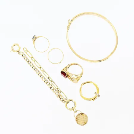 Diverse guld, defekter, stenar, 18K. Vikt: 26,6 g