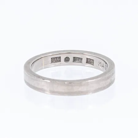 Ring slät stl:15½ bredd 3mm, gravyr, vitguld 18K 4,0g.
