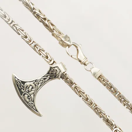 Kedja Kejsarlänk längd 61,5cm med hänge yxa längd 38mm silver 925/1000 Vikt: 90,6 g