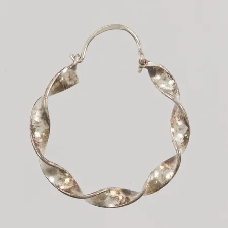 Omaka örhänge 28mm 925/1000 Silver 1,3g.