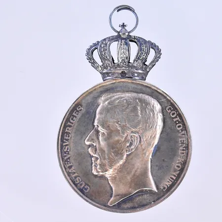Medalj Gustaf V Ø41 mm, graverad silver 830/1000. Vikt: 36,8 g