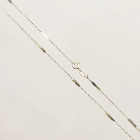 Kedja Pansar med plattor längd 40,5cm, bredd 1-2,4mm vissa plattor skeva Italy silver 925/1000 Vikt: 1,3 g