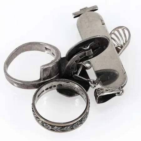 Diverse defekt/graverat silver 18,5g.