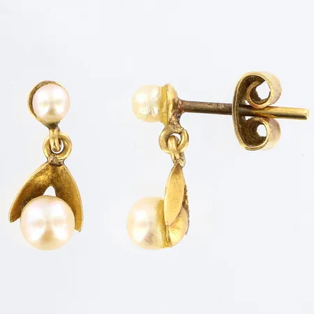 Örhängen med pärlor längd: 11mm, 18K Vikt: 1,5 g