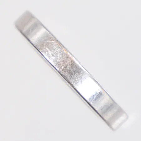 Ring vitguld gravyr 18K Vikt: 4,8 g
