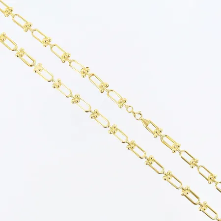 Collier med genombruten dekor, längd 45cm, bredd 5mm, 18K Vikt: 5,8 g