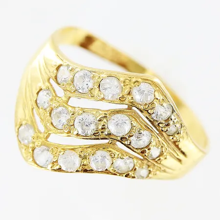 Ring stl:18 stenar bredd: 1,5-16mm, bucklig skena, 21K. Vikt: 3 g