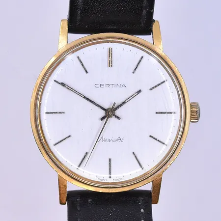 Herrur Certina New art manuell Ø34 mm, graverad boett 18K.