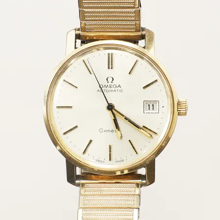 Herrur Omega Genève Automatic 14K Ø34mm datum, repigt glas, flexlänk ej original extralänk gravyr, slitet etui.