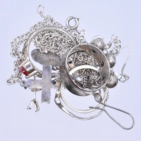 Diverse silver, silver 830/1000. Vikt: 20,3 g