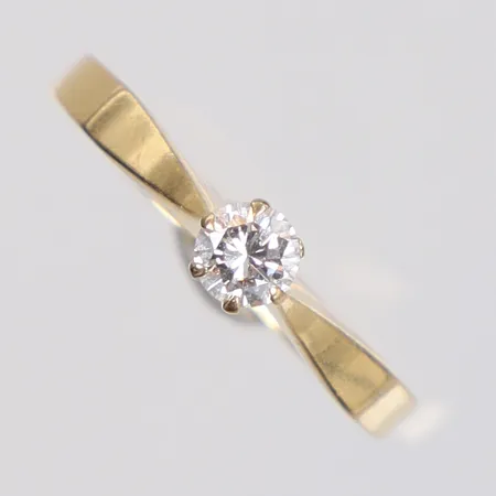Ring med diamant 1xca0,19ct stl 16¾ bredd 2mm, JSS (Sandin & Söner) 1989, 18K Vikt: 1,9 g