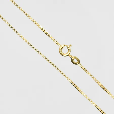 Kedja Venezia längd 53½cm, bredd 1mm, ojämna länkar, 18K. Vikt: 5,1 g