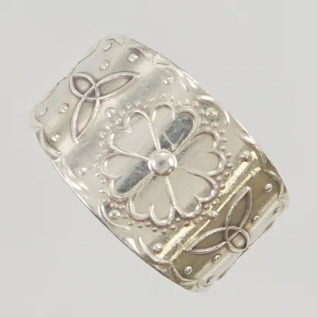 Ring "upplandsringen" stl:18¾ skev skena, 925/1000 Silver 4,3g.