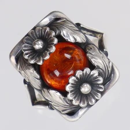 Ring med sten, stl:16¼, bredd 3-19mm, N.E From Danmark, 925/1000 silver Vikt: 6,3 g