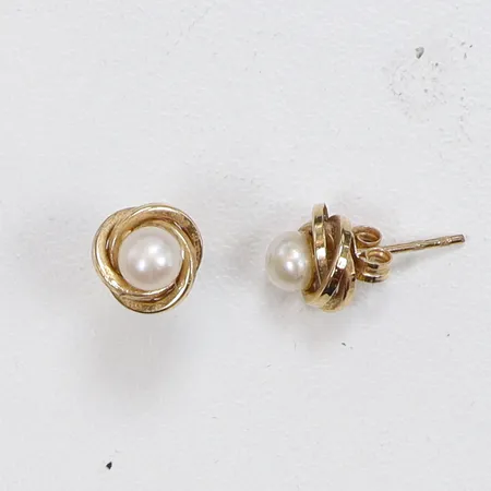 Ett par Örhängen med odlade pärlor Ø8mm 18K Vikt: 1,1 g